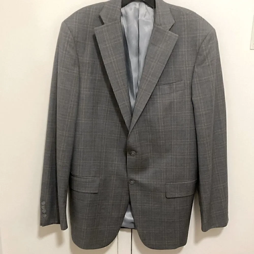 Hart Schaffner Marx Grey Plaid Sport Jacket Super 130’s. Size 42 L.